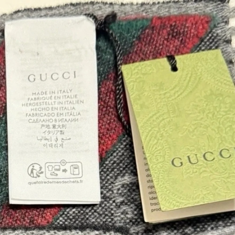 Nwt Authentic Gucci Gray Scarf with Red and Green Stripe